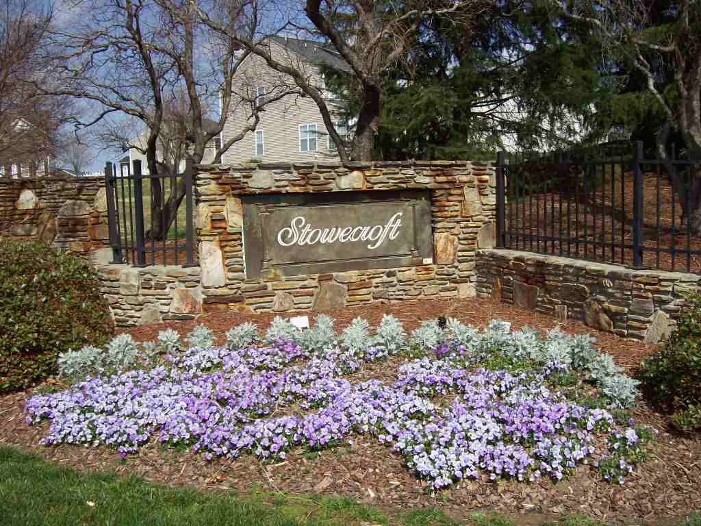 Stowecroft entrance sign